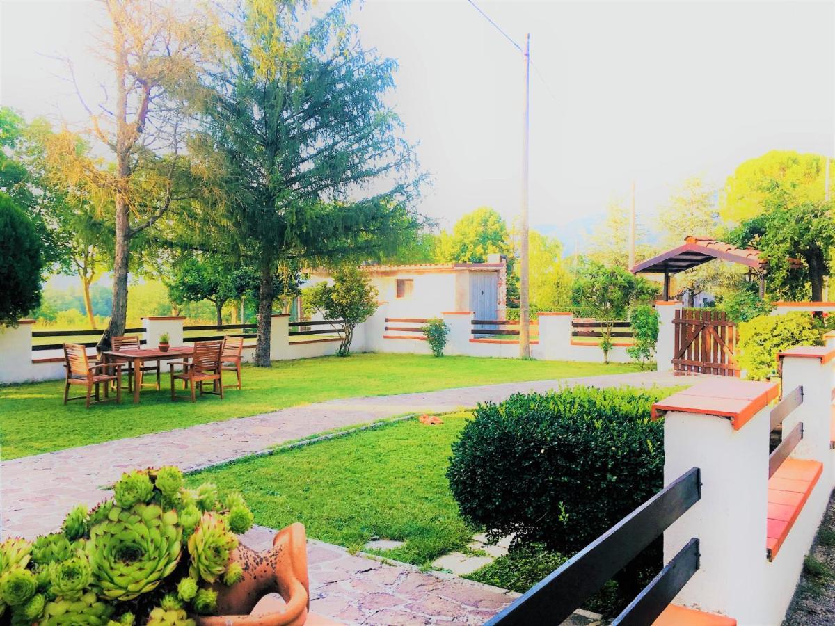B&B Villa Incrocca Cerreto dʼEsi Exterior foto